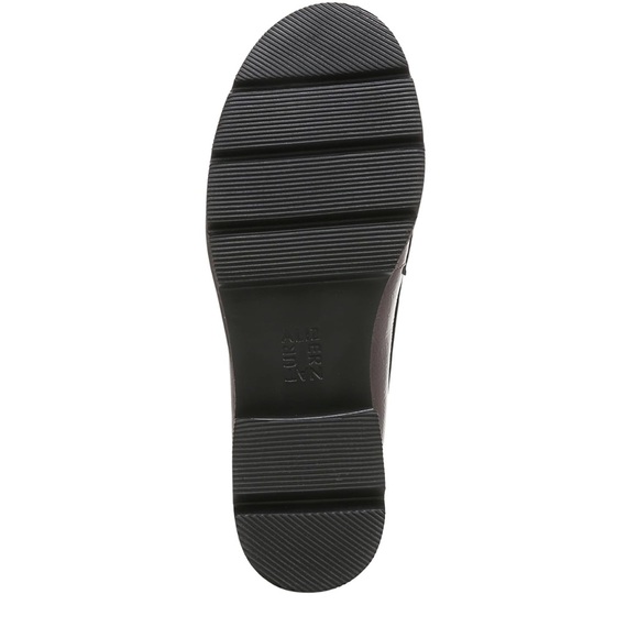 Naturalizer 6.5 Wide NEW Cabana loafer Lug sole Patent Faux Leather - Picture 6 of 7